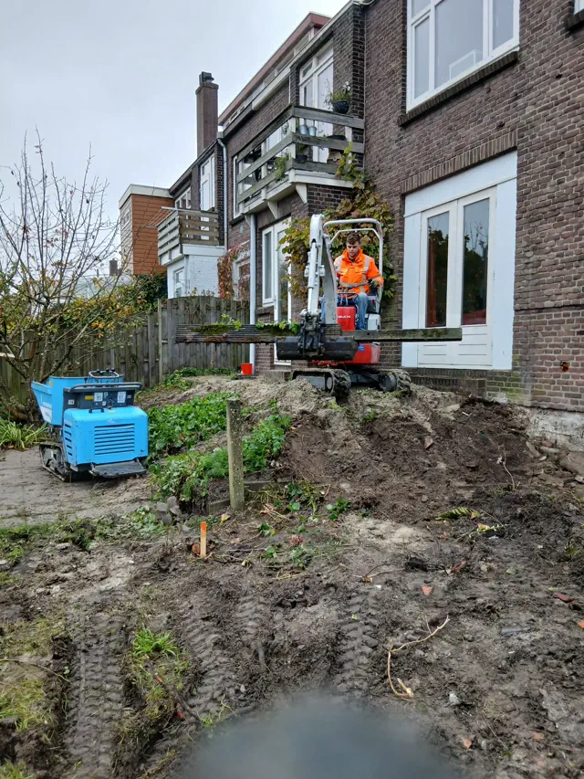 Werken op moeilijk bereikbare locatie met compacte machines